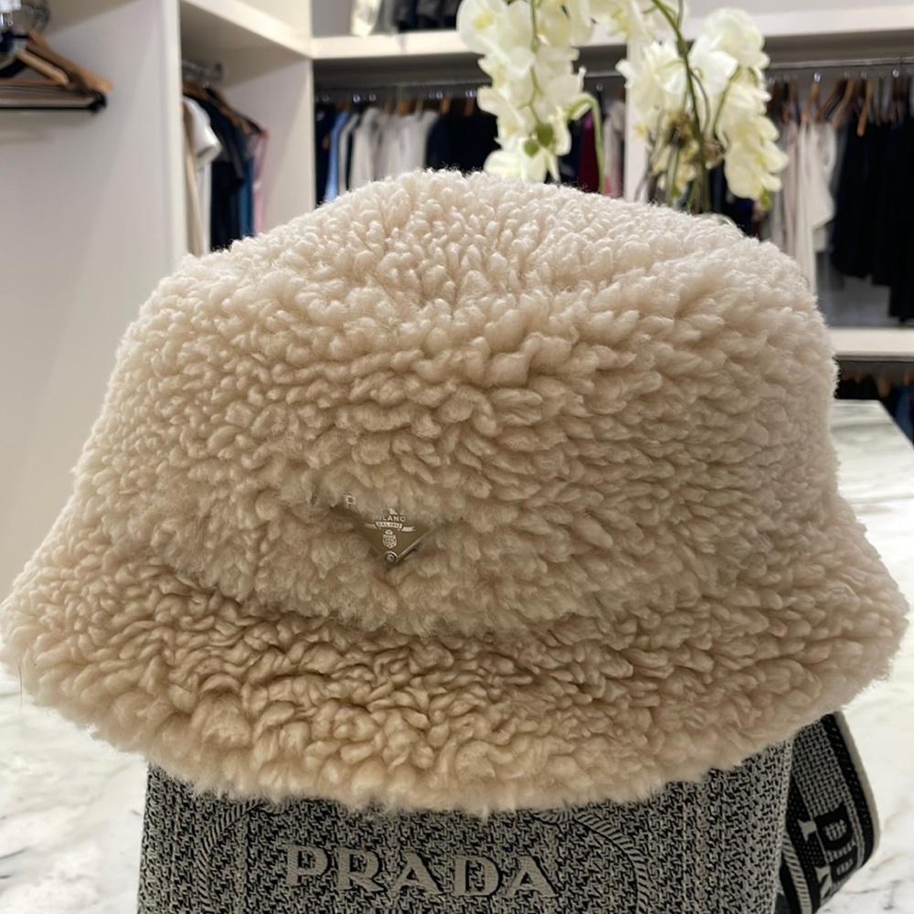Prada cashmere bucket hat white